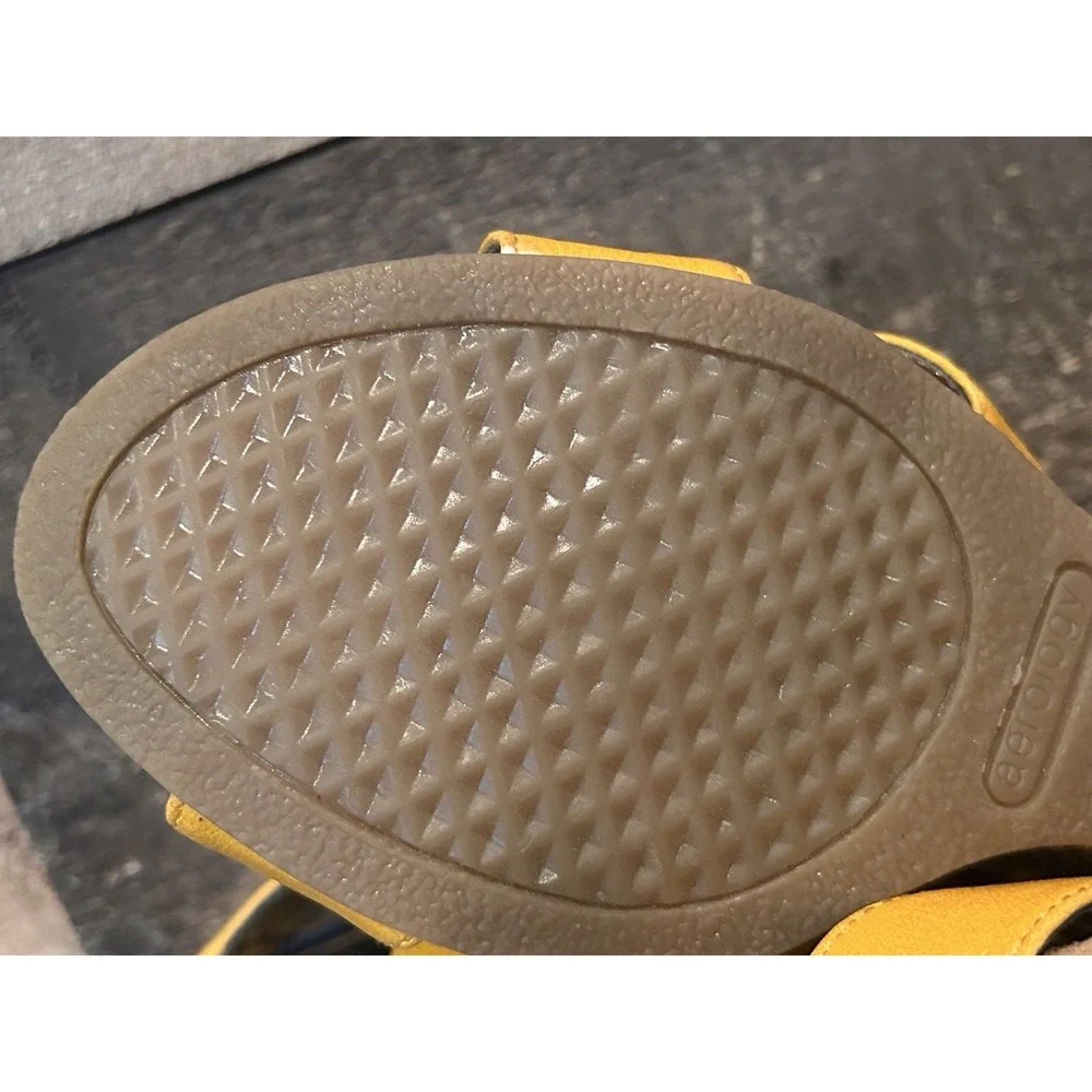 Aerology Girl Plush Yellow Wedge Sandals NEW‎ Size 8.5